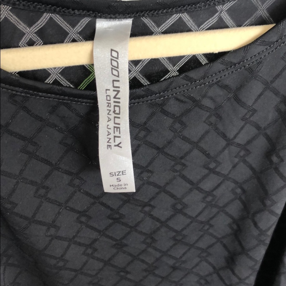 Lorna Jane Black Tank - Picture 5 of 7